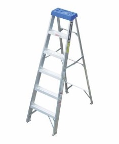 ESCALERA DE ALUM. 4 PIES .